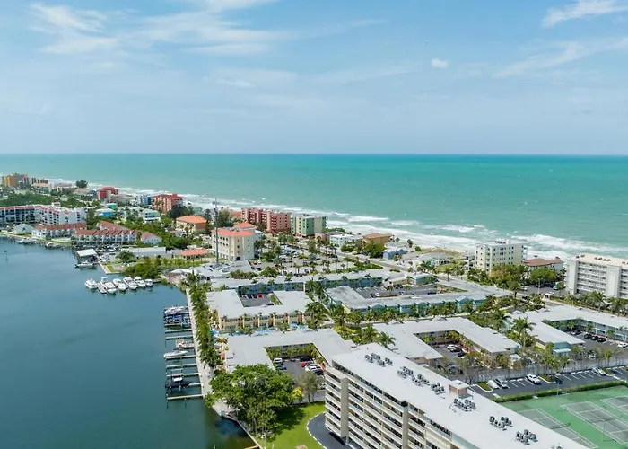Tiki Blue Crab In Paradise Apartment Clearwater Beach