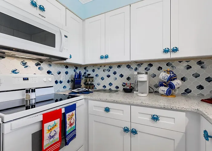 Tiki Blue Crab In Paradise Apartment *