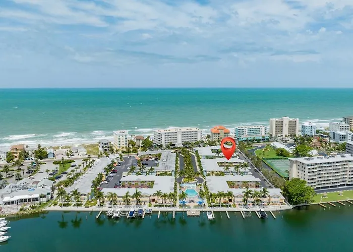 Tiki Blue Crab In Paradise Apartment